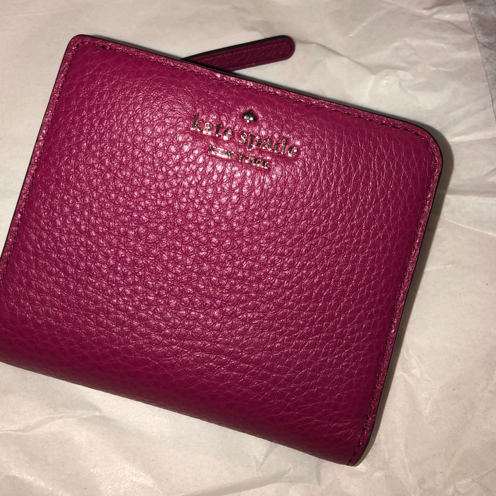 Kate spade wallet (NEW WITH TAG)